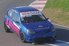 7M4A1640