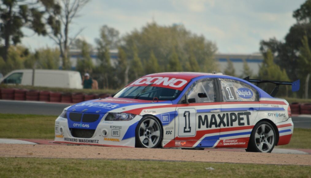 TRABAJOS EN EL AUTO DEL CAMPEON