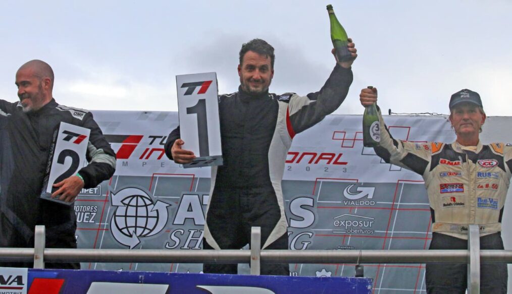 HAT-TRICK DE CAPORELLI