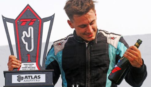 VAZQUEZ, PRESENTE EN LA PLATA
