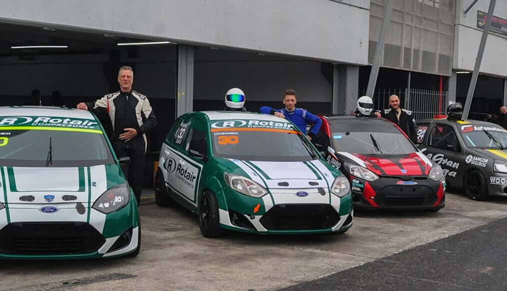 TRABAJOS AL POR MAYOR EN EL CMS-TEAM AUTO RACING