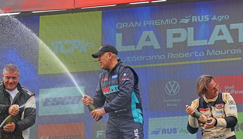 GIROTTI VOLVIO A LA VICTORIA