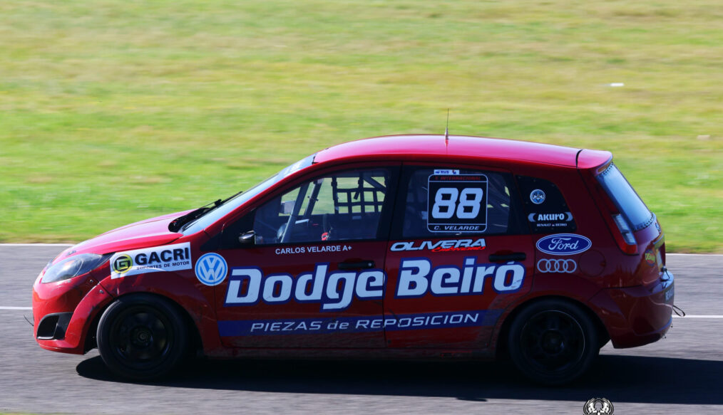 VELARDE SIGUE SUMANDO