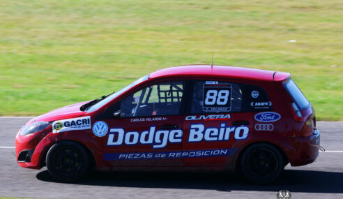 VELARDE SIGUE SUMANDO