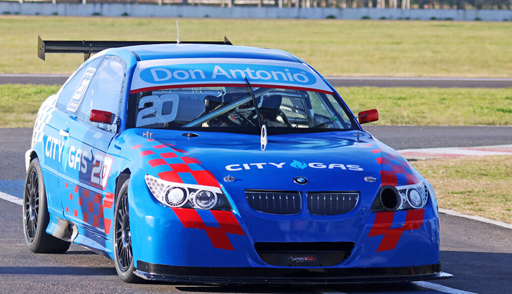 AZAR, NUEVOS COLORES Y MISMA CONTUNDENCIA