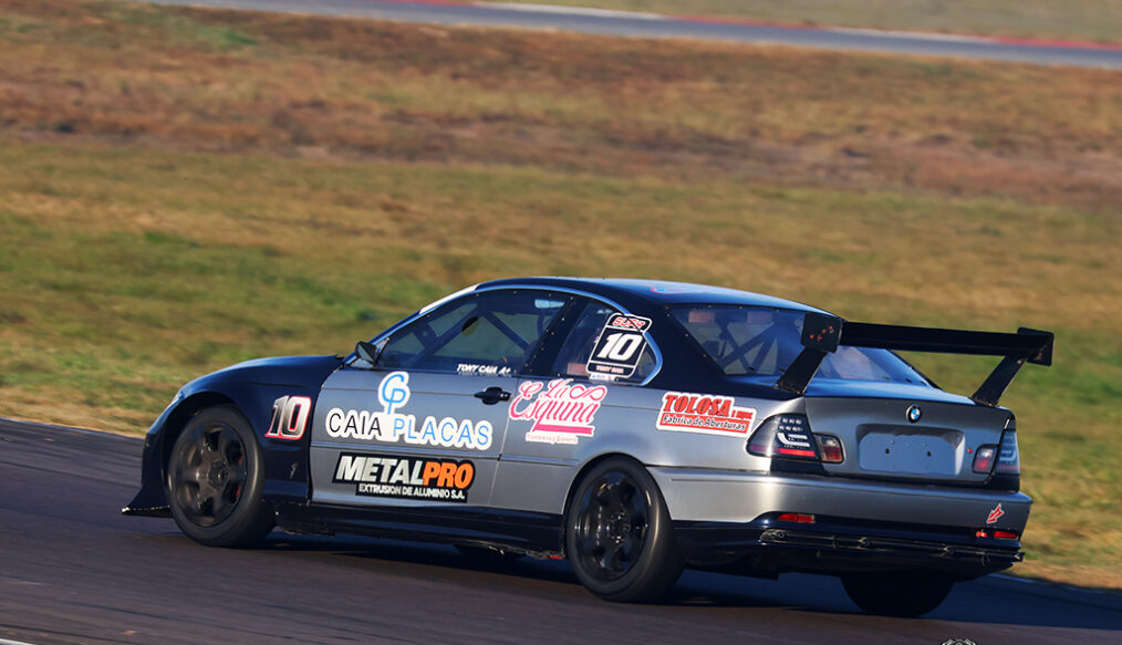 TONY CAIA SOBRE UN AUTO GANADOR